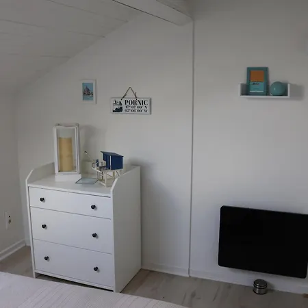 A 300m De La De Ste Marie S/mer