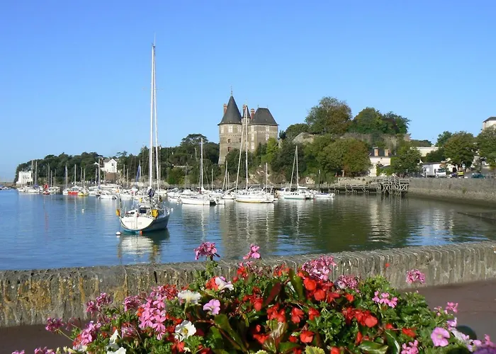 A 300m De La De Ste Marie S/mer