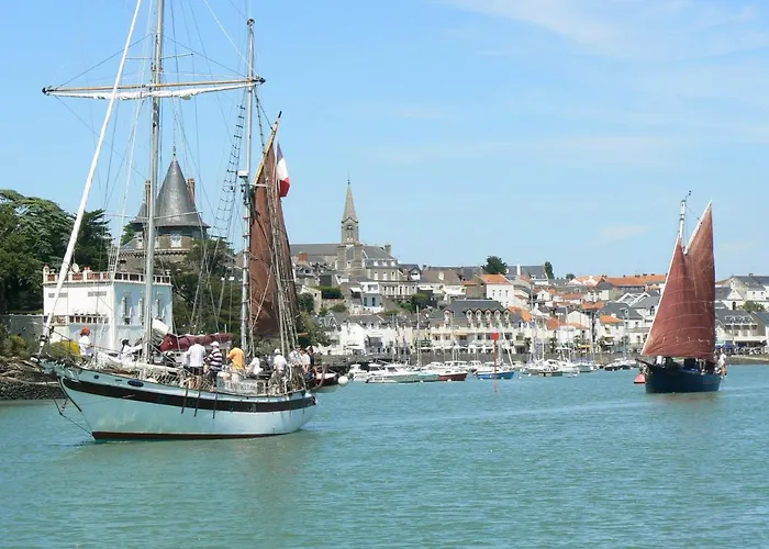 A 300m De La De Ste Marie S/mer