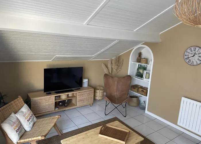 A 300m De La De Ste Marie S/mer *